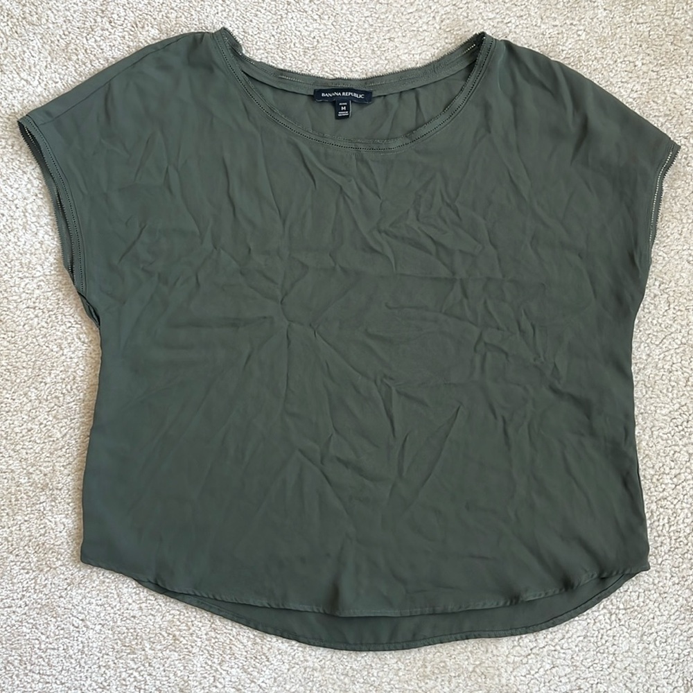 Banana Republic Short Sleeve Top Olive Green Women's Medium Petite